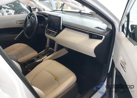 2024 Toyota Corolla Cross Xle from USA, damaged, VIN 7MUDAABG2RV115083